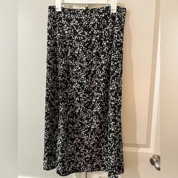 Black Floral Skirt - Picture 2 of 4